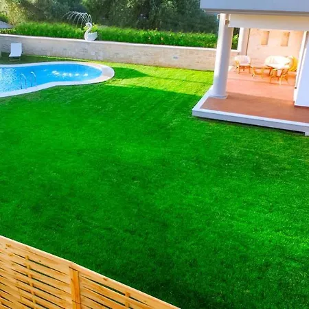 Hébergement de vacances Chania Oasis With Heated Pool *